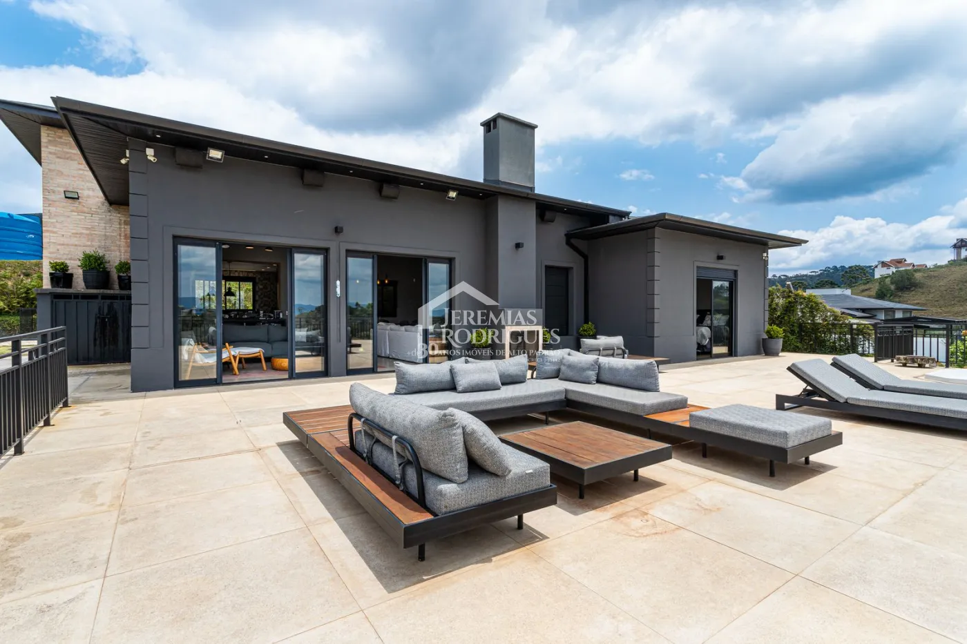 Casa para venda com 5 dormitórios no Residencial Estrelas da Mantiqueira em Campos do Jordão/SP