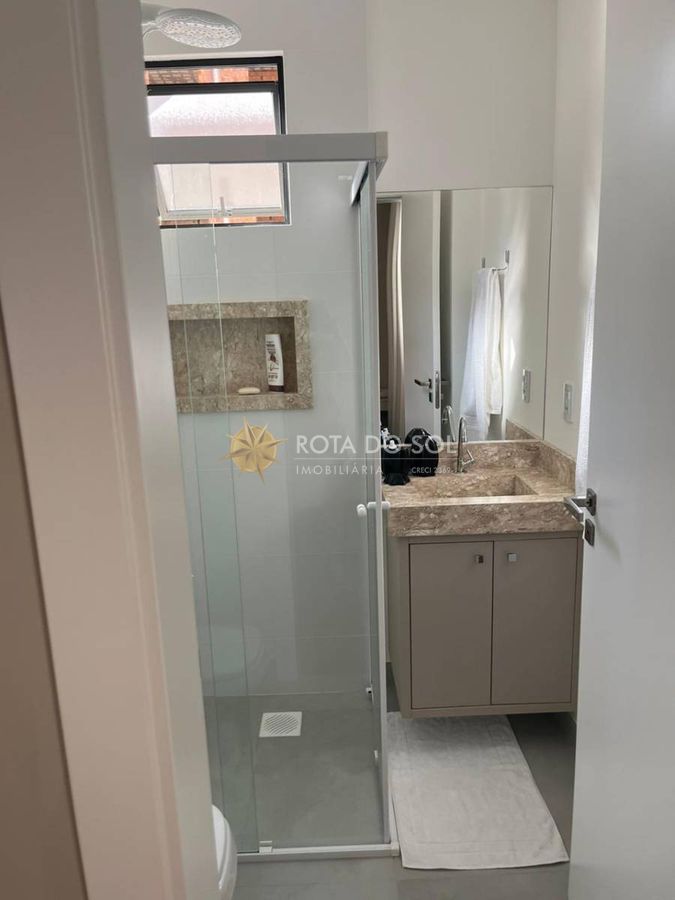 Residencial La Victoria apartamento 3 Suítes e 3 Vagas em Meia Praia Itapema SC