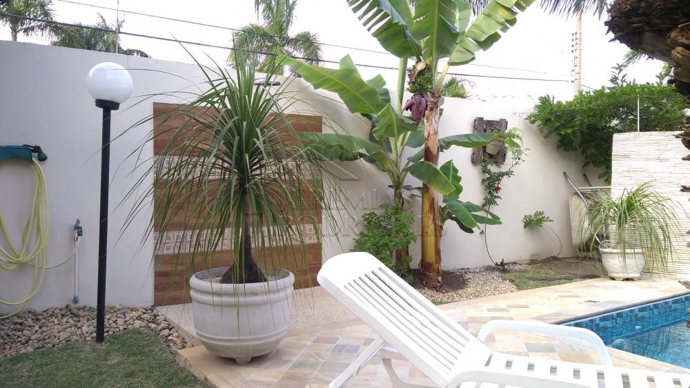 Casa à venda com 4 dormitórios no Condomínio Taubaté Village em Taubaté/SP. 