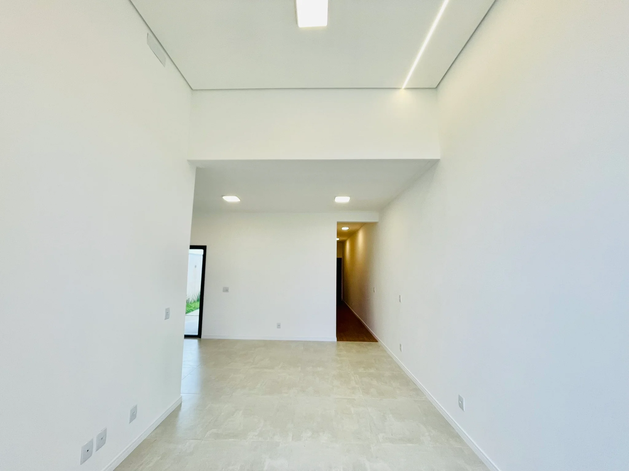 Casa à venda com 3 dormitórios no Condomínio Bosque da Imperatriz em Pindamonhangaba/SP. 