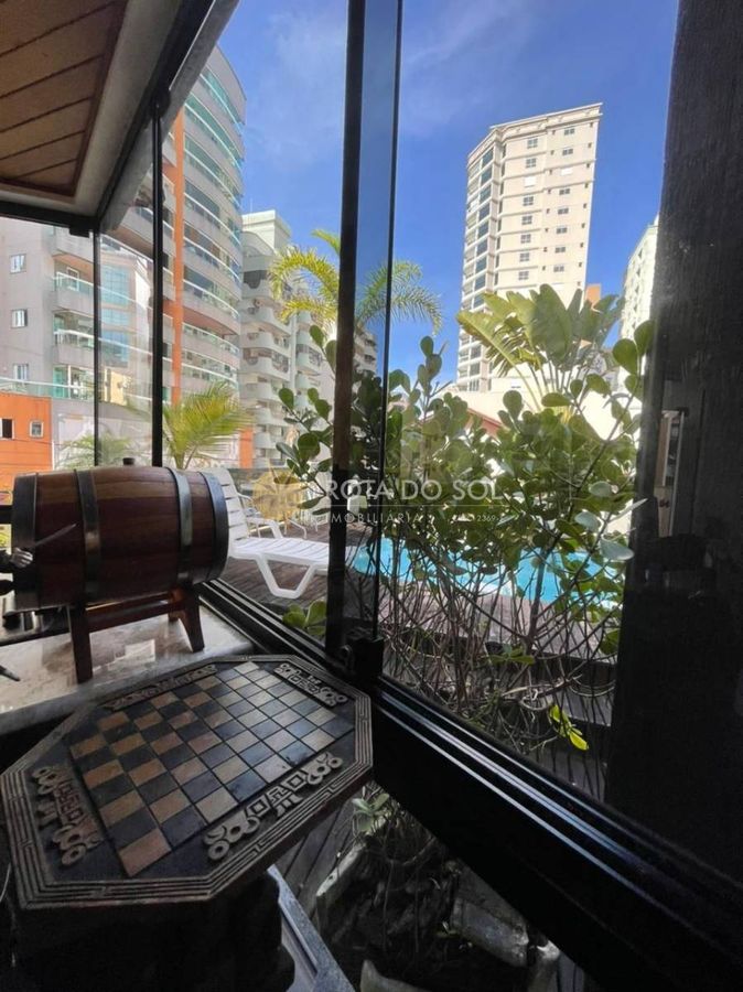 Cistal Mar Apartamento 3 Quartos e Terraço Privativo na Meia Praia