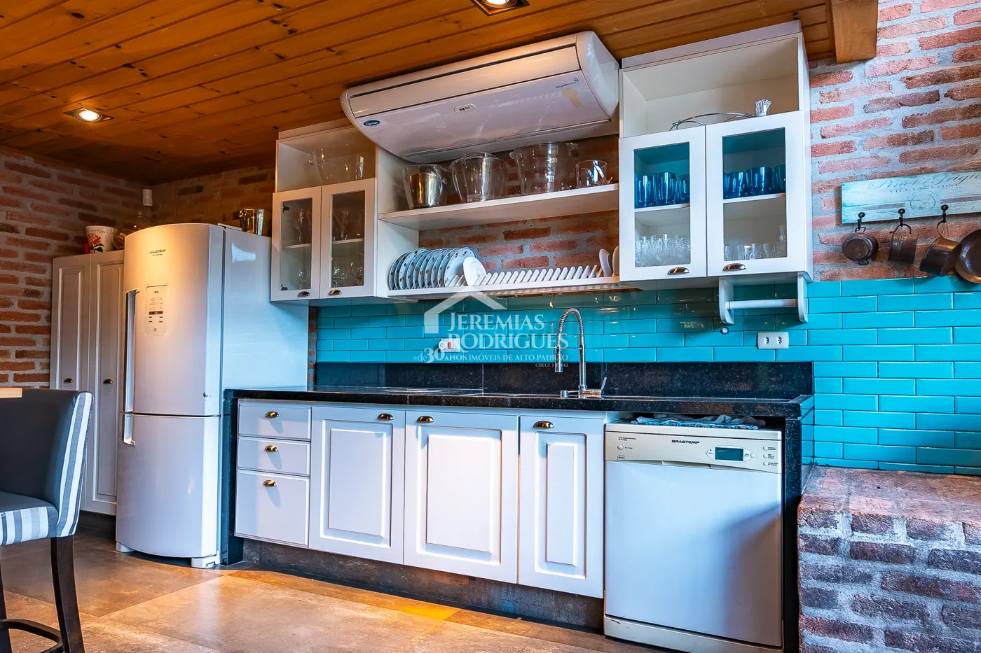 Casa com 7 suítes, 770 m² - Pedra do Fogo - Campos do Jordão/SP.