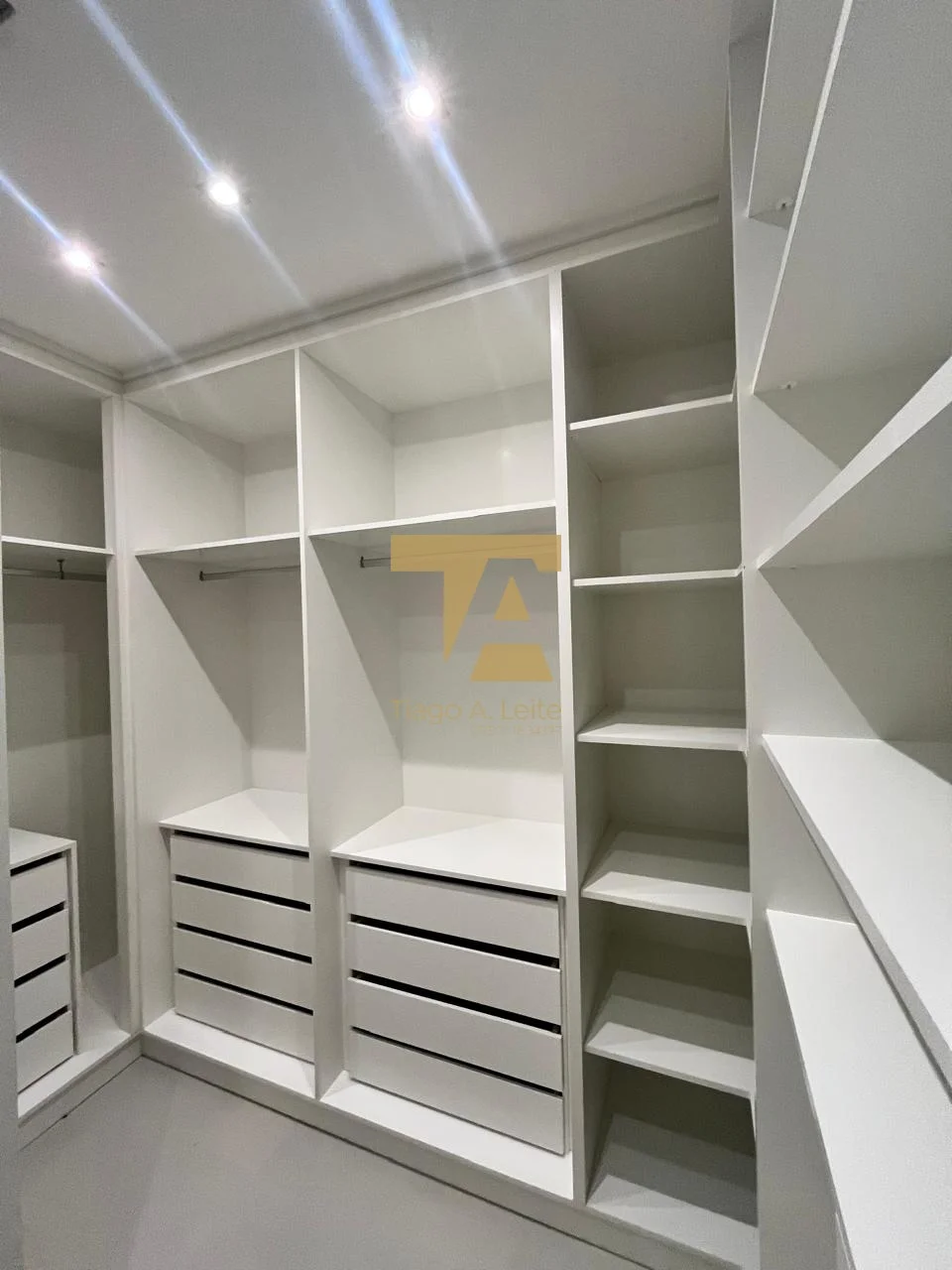 Casa Térrea com 3 Suítes e Fachada Contemporânea – Condomínio Pérola do Vale, Tremembé/SP