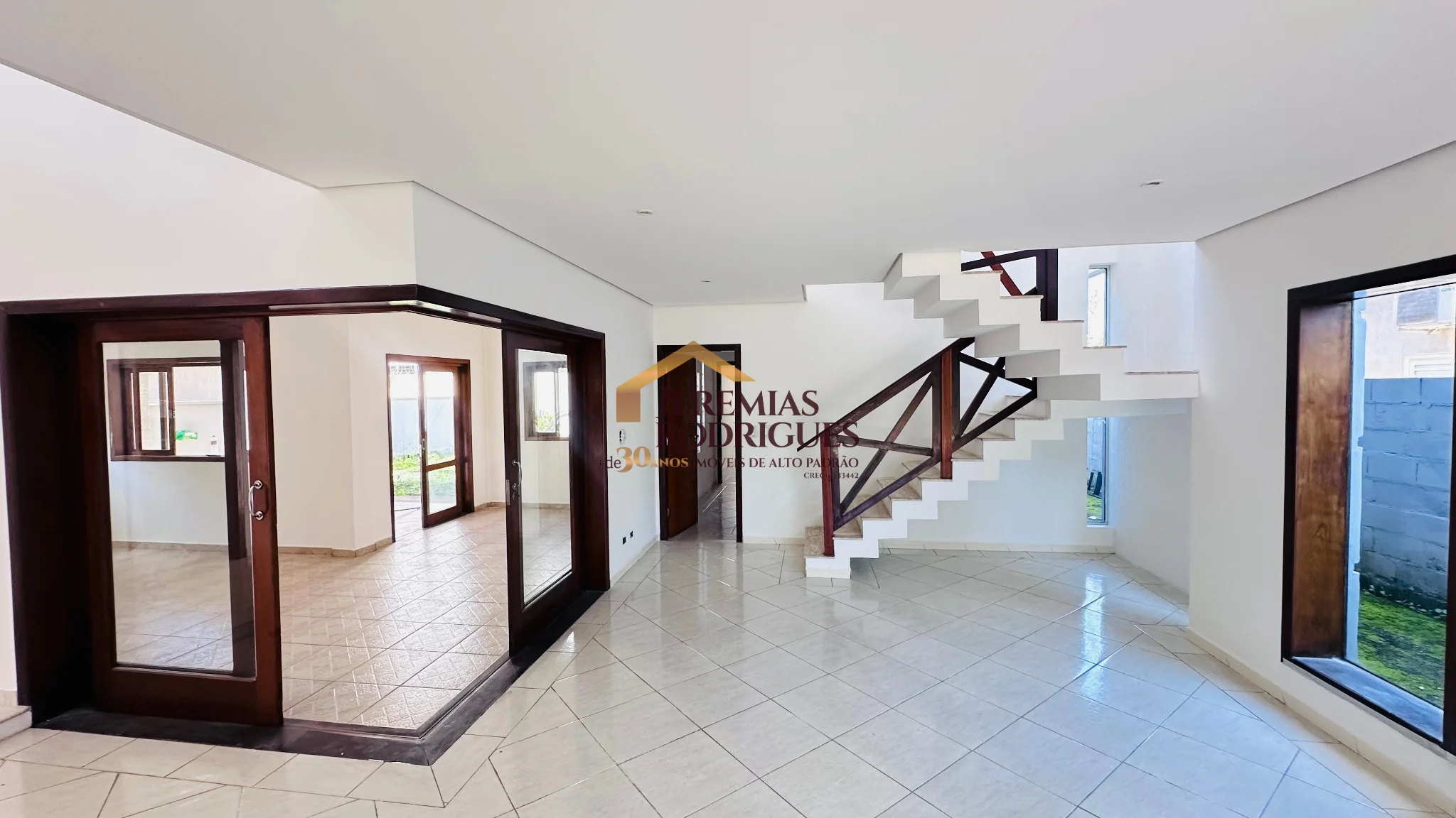 Casa para locação no Condomínio Real Ville em Pindamonhangaba/SP.