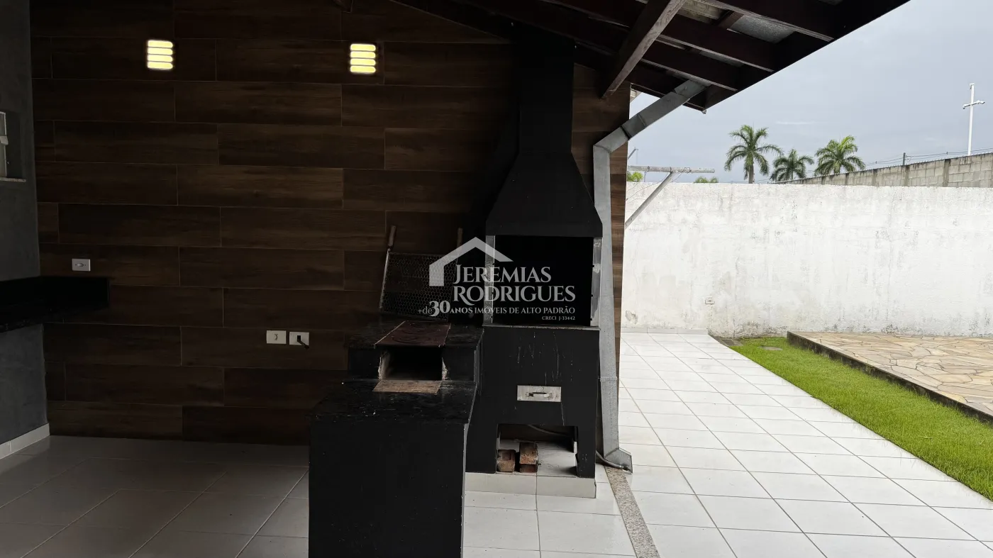 Casa com 3 dormitórios, 240 m², à venda por R$ 1.300.000- Nossa Senhora do Perpétuo Socorro - Pindamonhangaba/SP