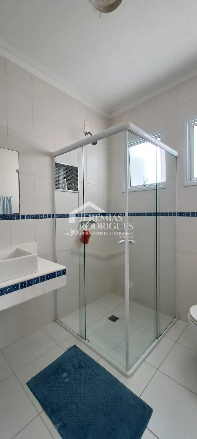 Casa disponível para venda e locação no Condomínio Colonial Village I em Pindamonhangaba/SP