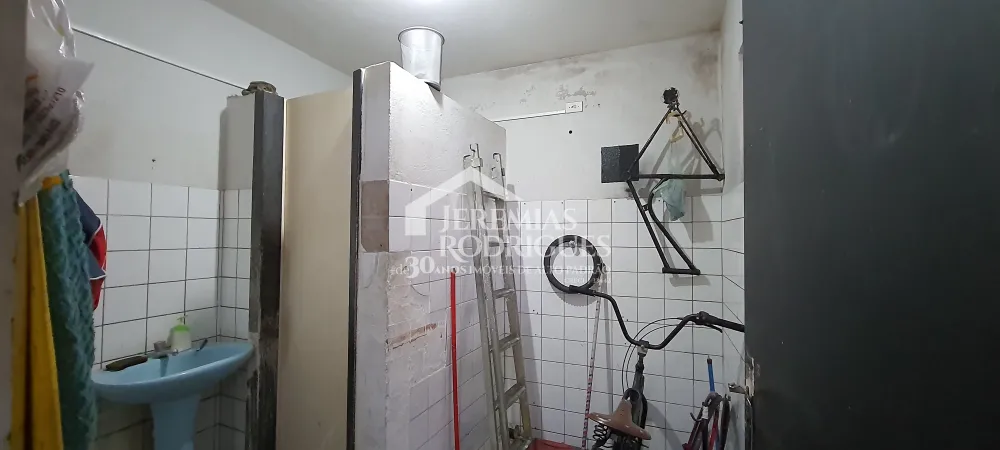 Ponto comercial para venda e locação com 256 m² no Centro em Taubaté. 