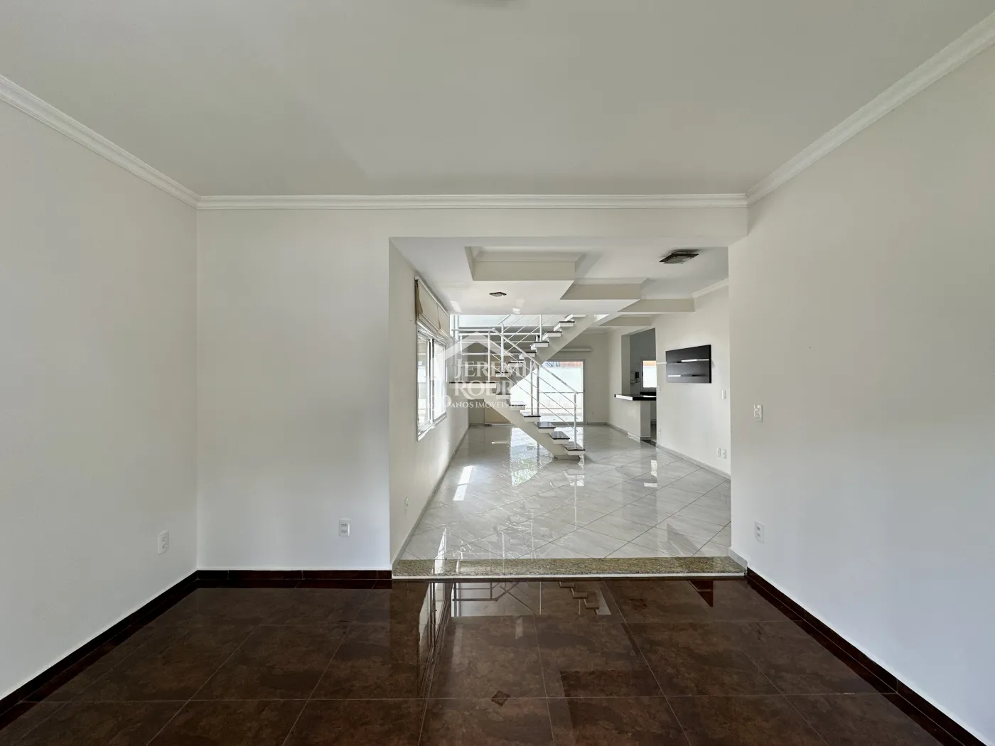 Casa para venda e locação com 4 suítes no Condomínio Campos do Conde II em Tremembé/SP