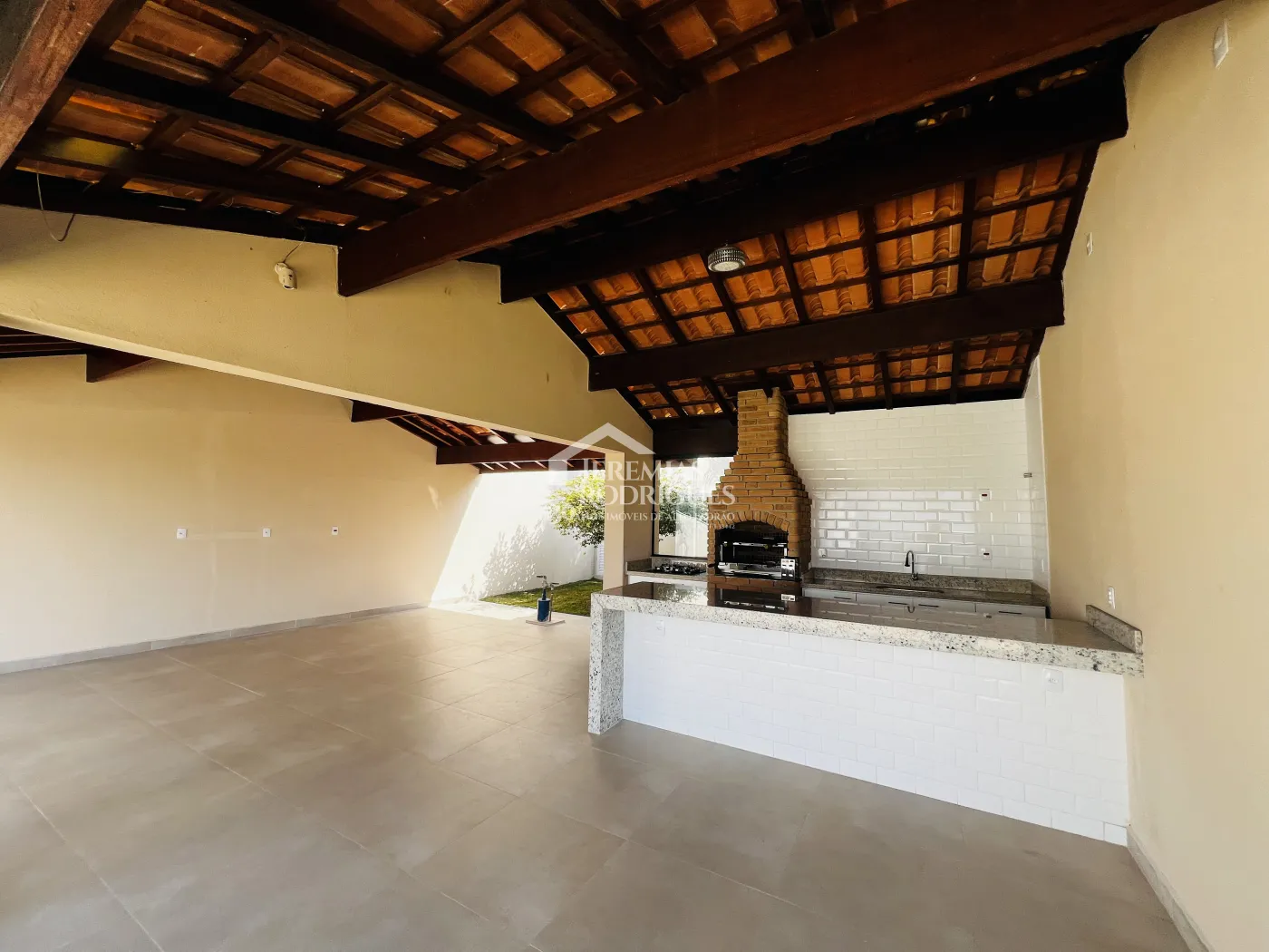 Casa para venda e locação com 4 suítes no Condomínio Chácaras Cataguá em Taubaté/SP