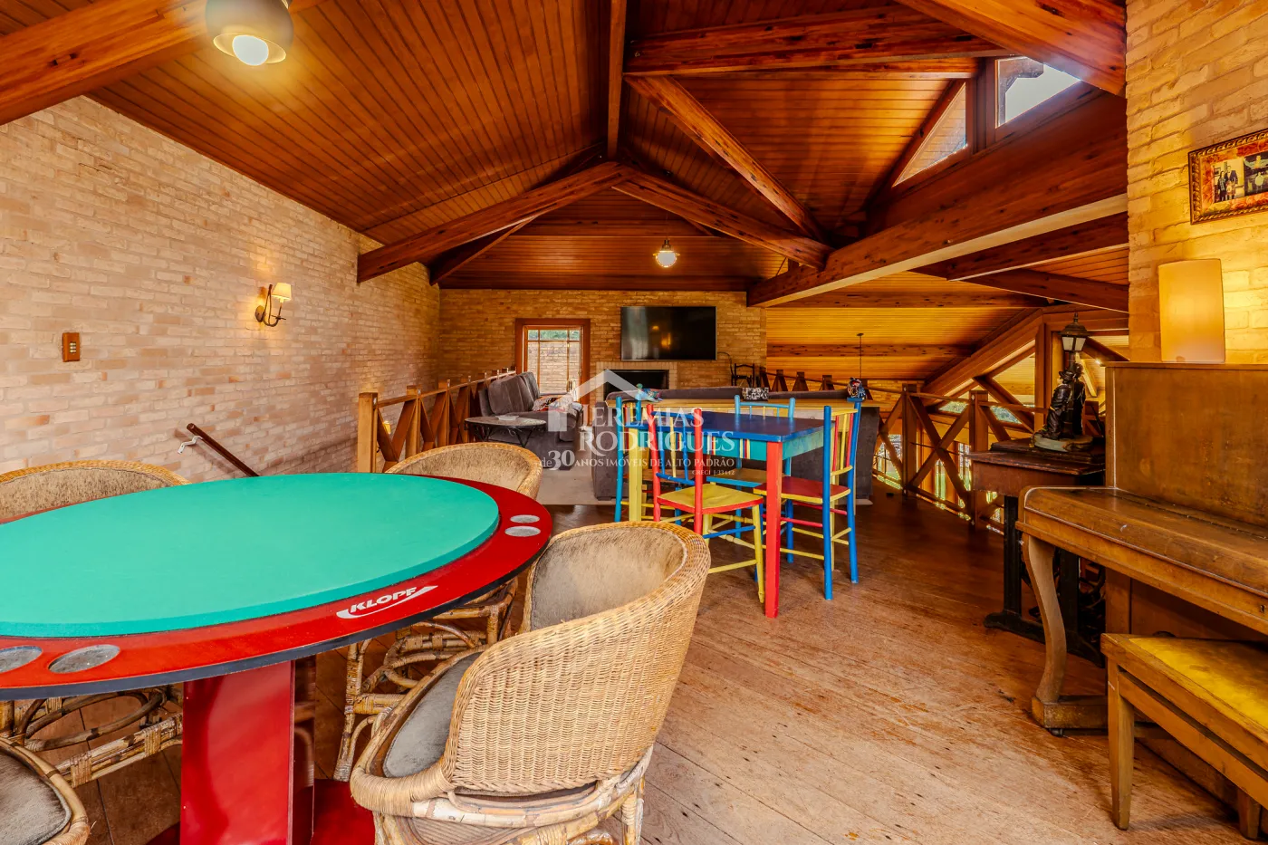 Casa de Campo à venda com 5 suítes no bairro Reinópolis em Santo Antônio do Pinhal/SP