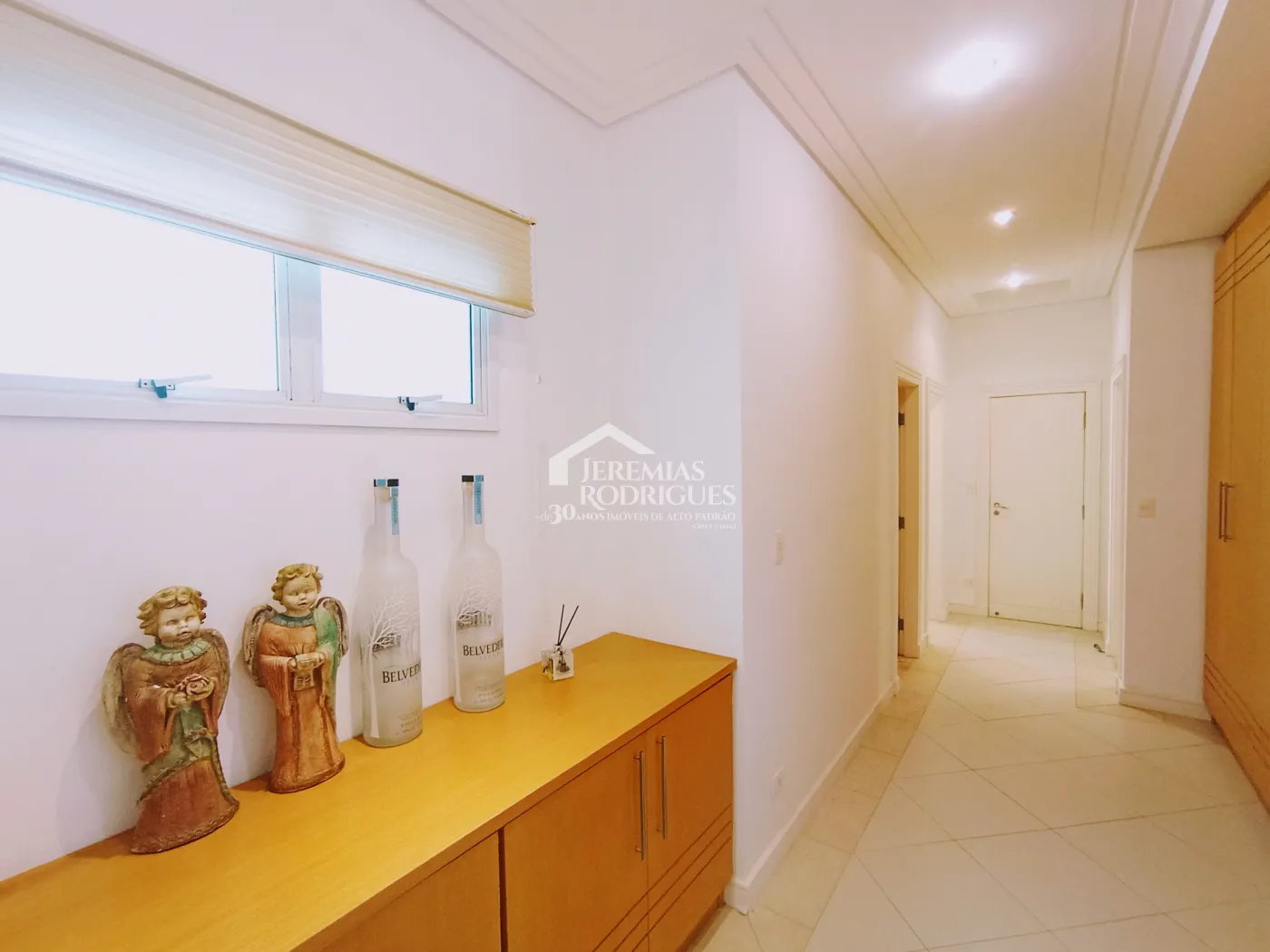 Casa à venda com 4 dormitórios no Condomínio Taubaté Village em Taubaté/SP.