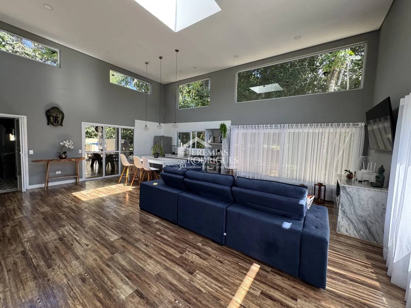 Casa à venda com 3 suítes no Condomínio Capitanias em Ubatuba/SP.