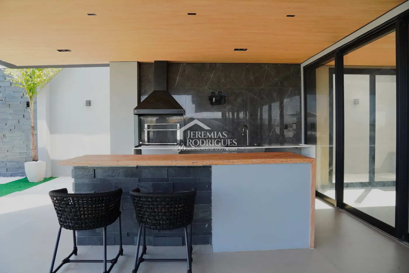 Casa com 4 dormitórios, 550 m² - Condomínio Village da Serra - Tremembé/SP