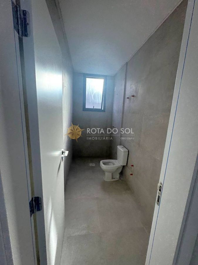 Aalborg Residence apartamento com 3 suítes e 2 vagas na Meia Praia