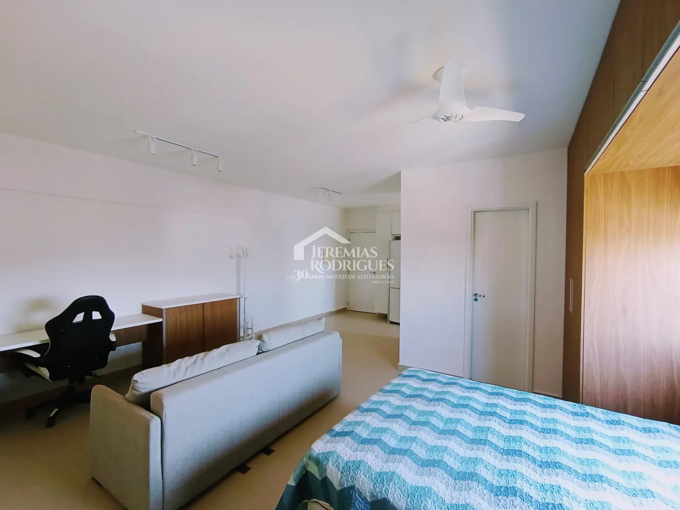 Flat para locação, 55 m² no Condomínio Residencial Lofts Arts Design em Taubaté/SP.