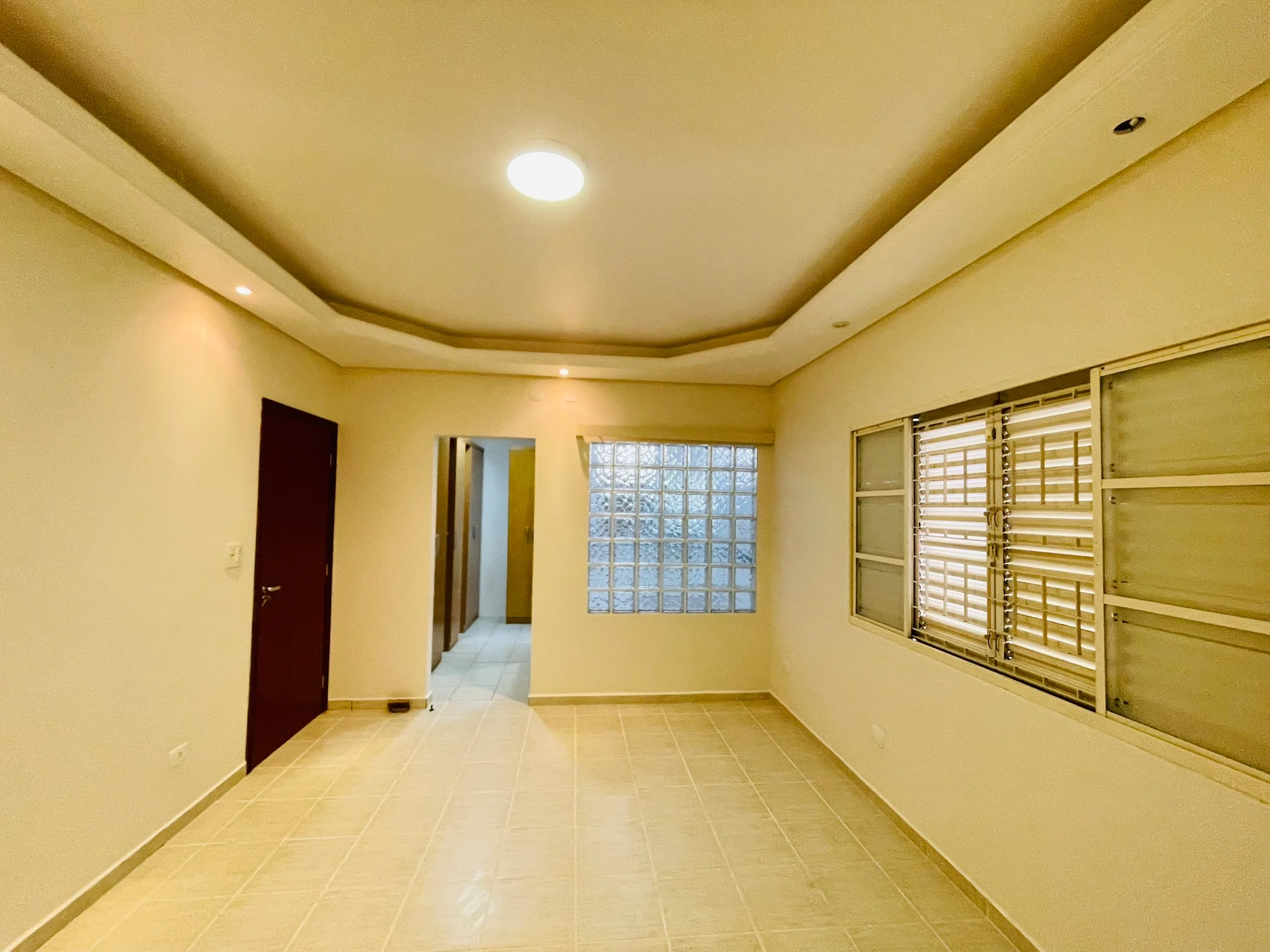 Casa à venda com 3 dormitórios no bairro Jardim das Nações em Taubaté/SP. 