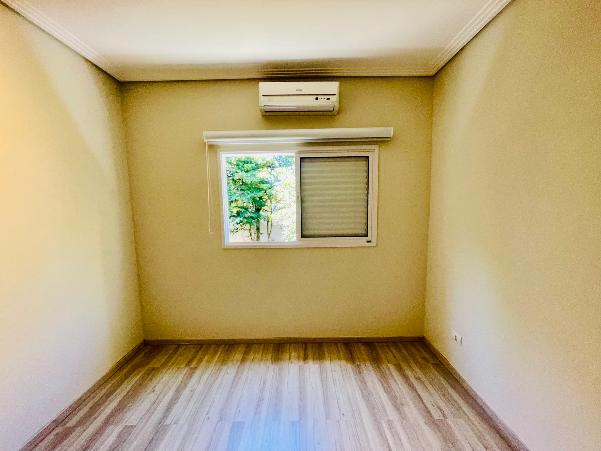 Casa à venda com 4 dormitórios no Condomínio Campos do Conde III em Tremembé/SP. 