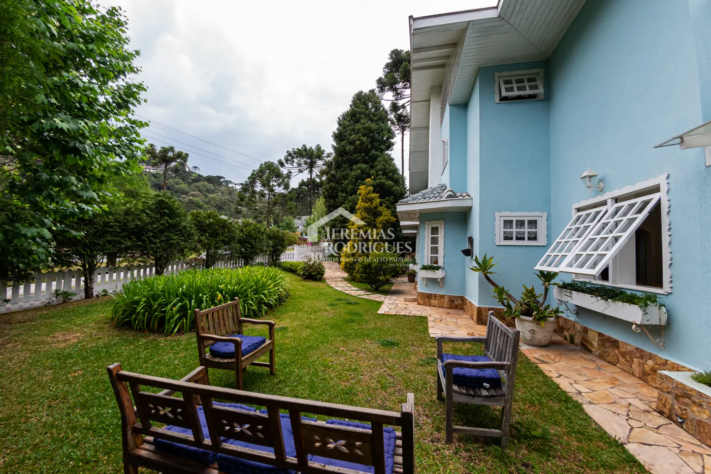 Casa com 7 dormitórios, 350 m² - Condomínio Aldeia Austríaca - Campos Jordão/SP