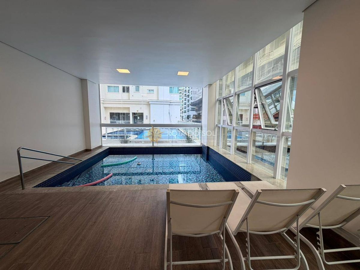 Apartamento Mobiliado 4 Suítes à Venda Meia Praia Itapema SC