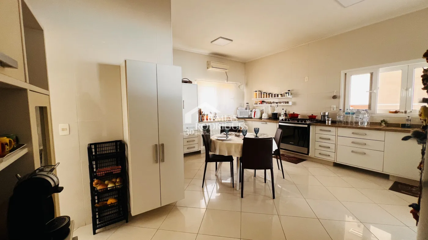 Casa com 4 suítes, 441 m² - Condomínio Taubaté Village - Taubaté/SP.