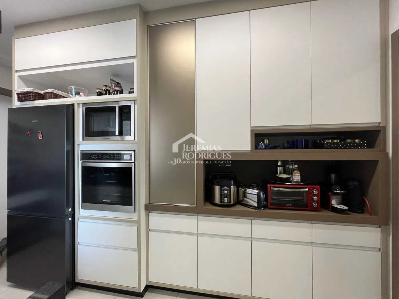 Apartamento à venda com 3 suítes, 142 m² no Condomínio Grand Terrace em Taubaté/SP.