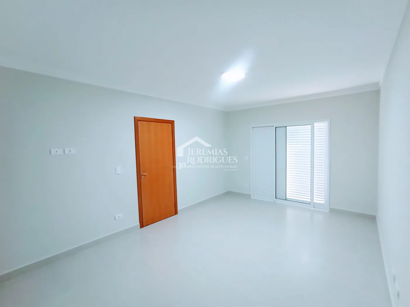 Casa à venda com 3 suítes no Condomínio Residencial Tecoara em Taubaté/SP