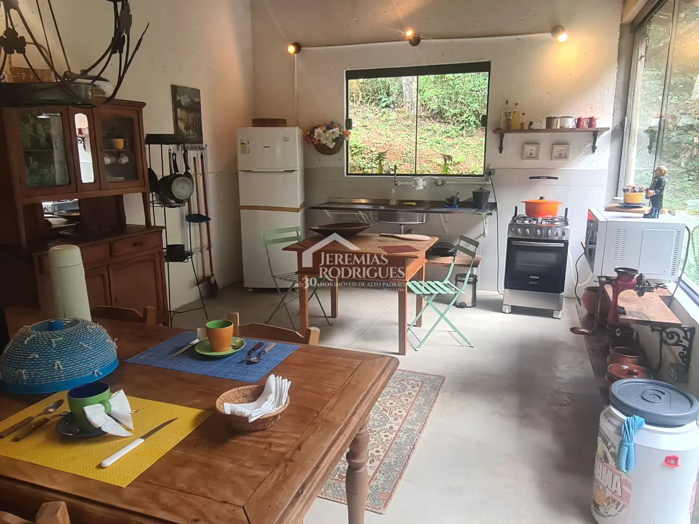 Chácara à venda com 400 m² no bairro Santa Cruz em Santo Antônio do Pinhal/SP.