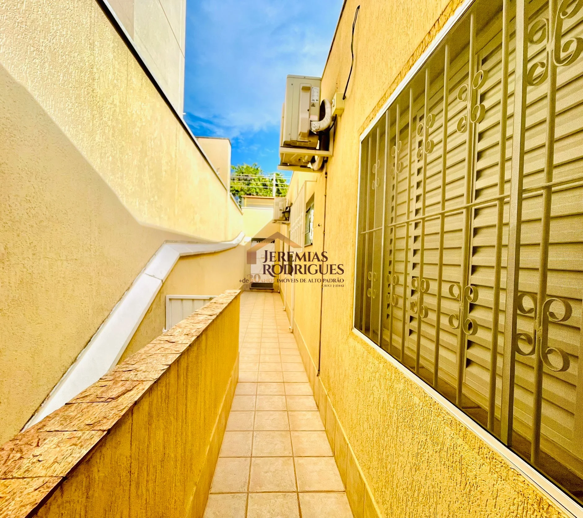 Casa para locação e venda no Centro em Taubaté/SP. — foto 22