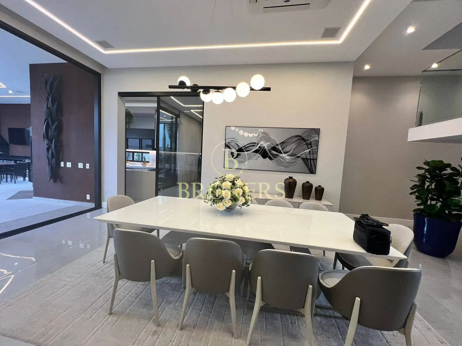 Design e luxo no Alphaville: Mansão triplex de 820m² com elevador, 5 suítes e lazer exclusivo por R — foto 35