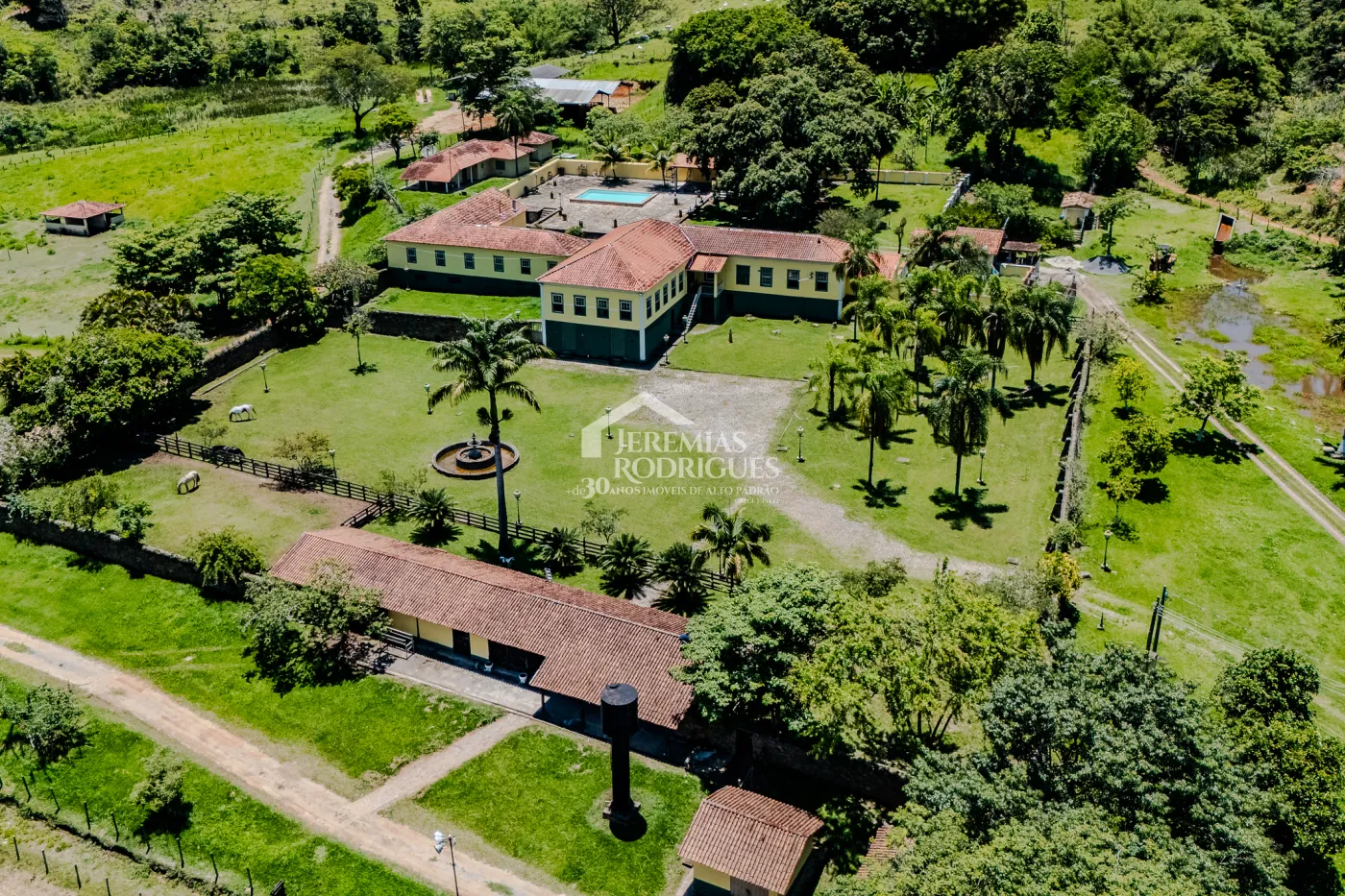Fazenda à venda com 919,6 hectares em Cachoeira Paulista/SP.