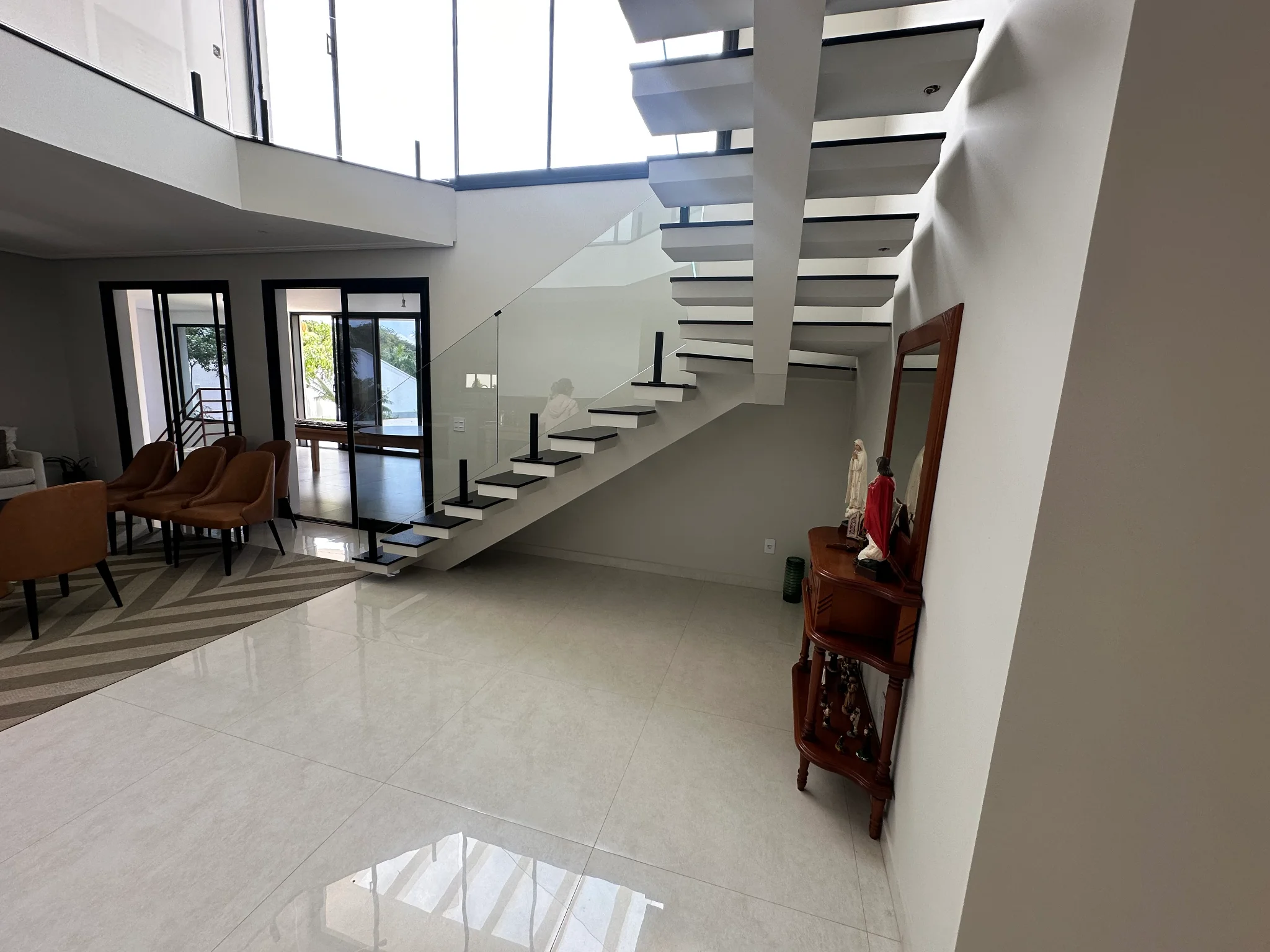 Casa para locação no Condomínio Reserva dos Lagos em Pindamonhangaba/SP.