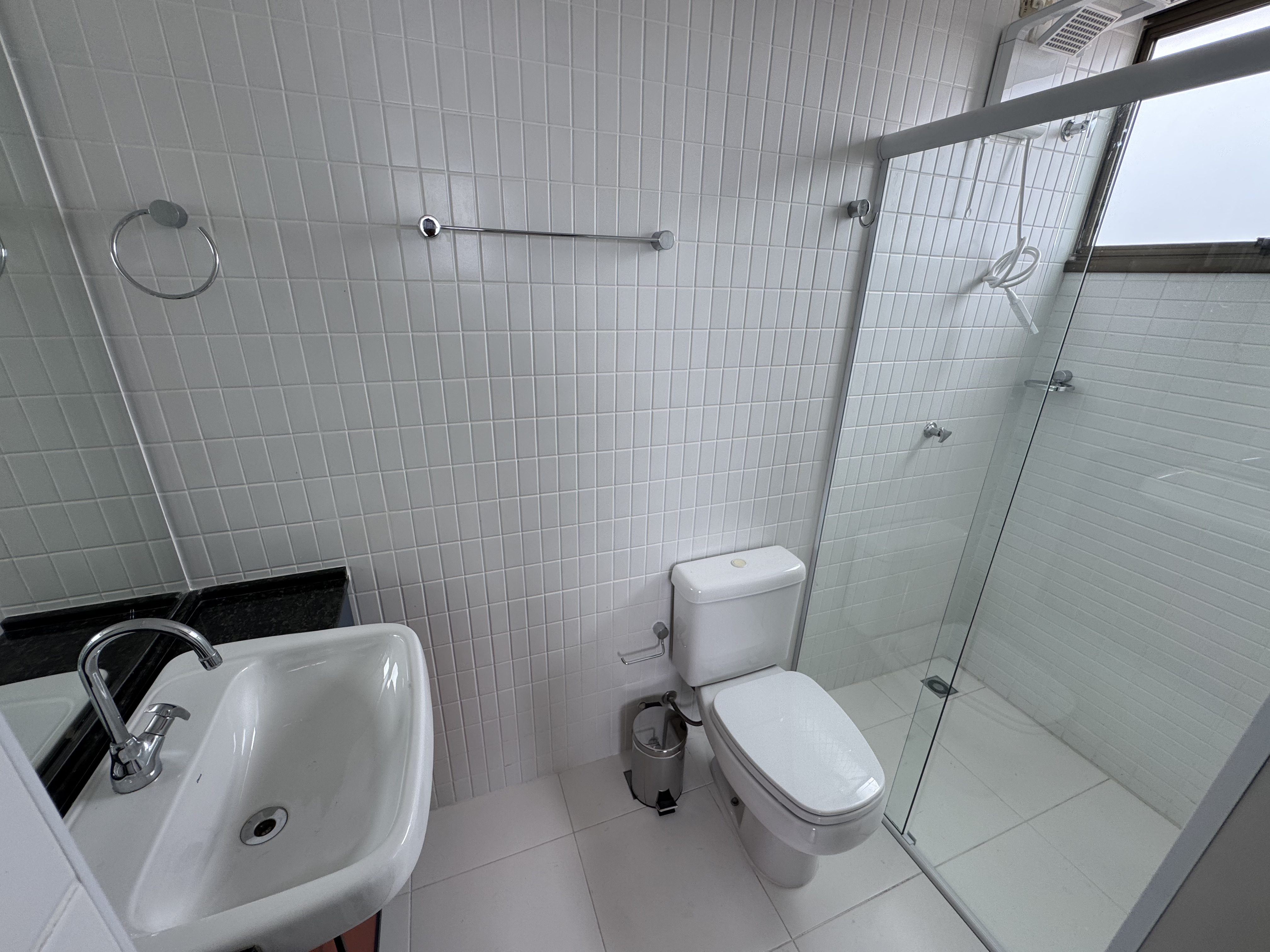 Apartamento triplex para venda e locação com 3 dormitórios, 119 m² no Edifício Jabuticabeiras em Taubaté/SP.