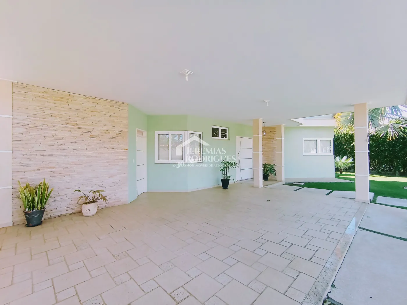 Casa à venda com 4 dormitórios no Condomínio Village Paineiras em Pindamonhangaba/SP