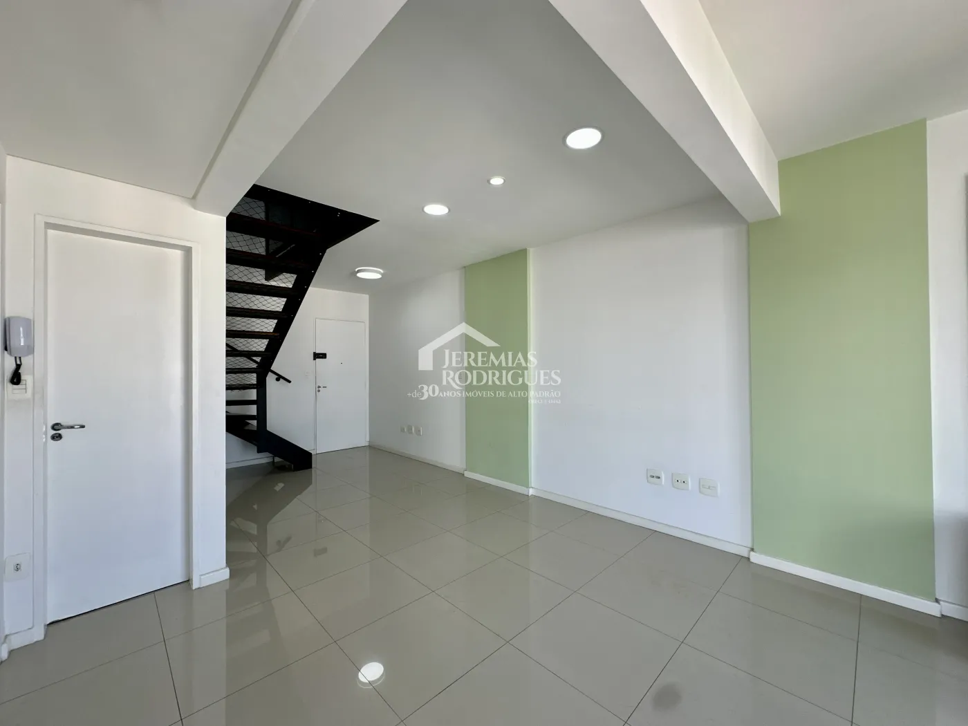 Apartamento com 3 dormitórios, 125 m² - Edifício Jabuticabeiras - Taubaté/SP.