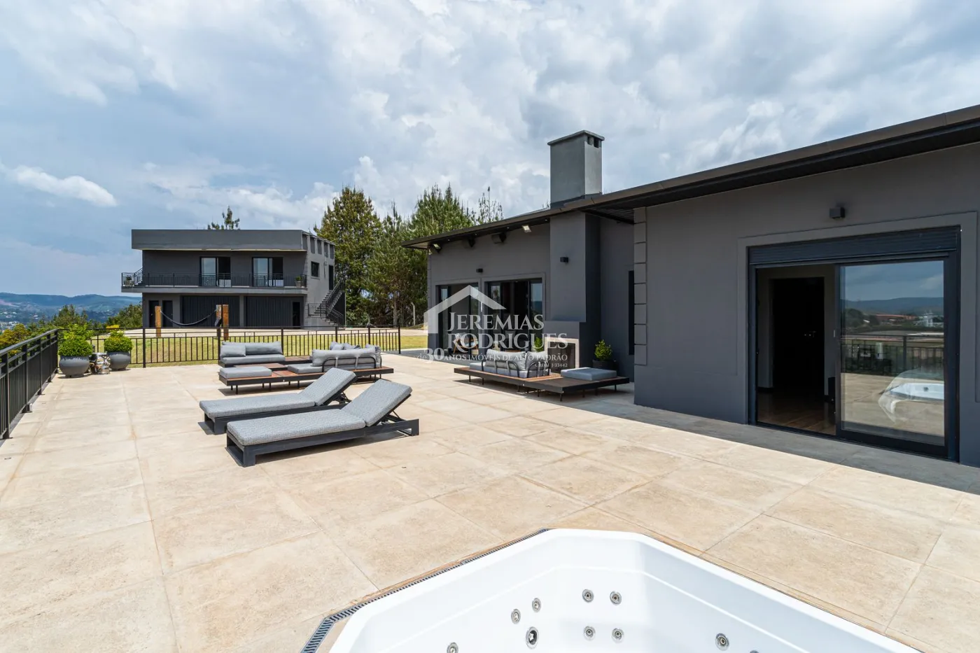 Casa para venda com 5 dormitórios no Residencial Estrelas da Mantiqueira em Campos do Jordão/SP