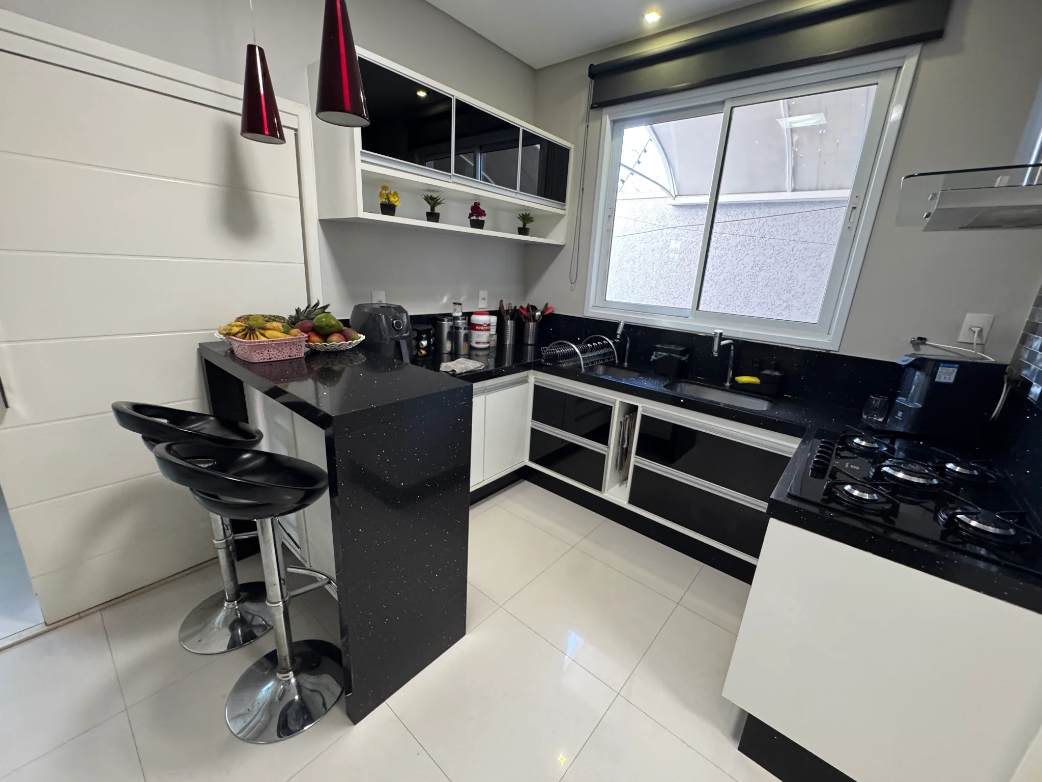 Casa para venda e locação com 3 dormitórios no Condomínio Campos do Conde III em Tremembé/SP.