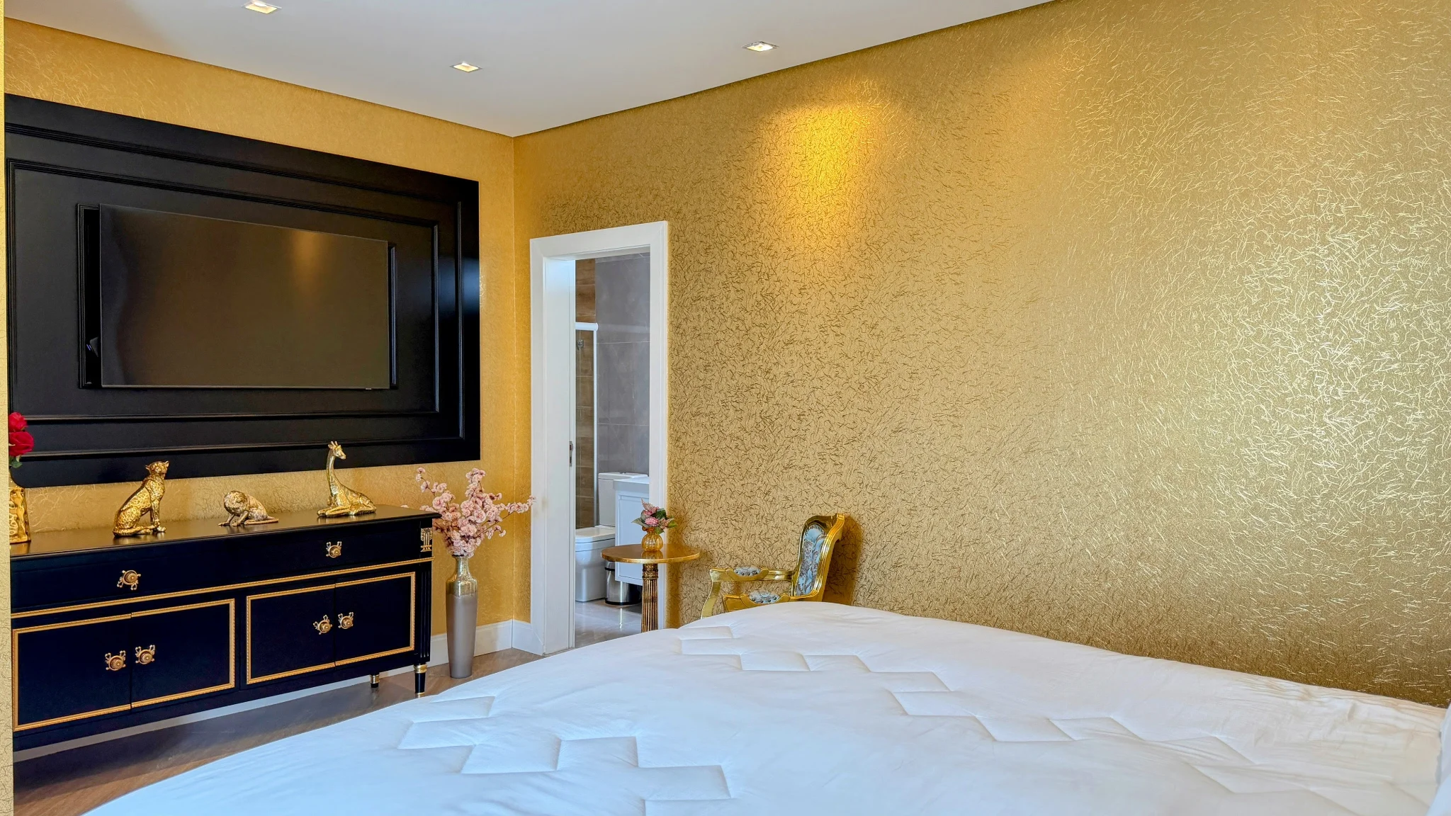 Casa à venda com 4 suítes no  Condomínio Iporanga em Campos do Jordão/SP. 