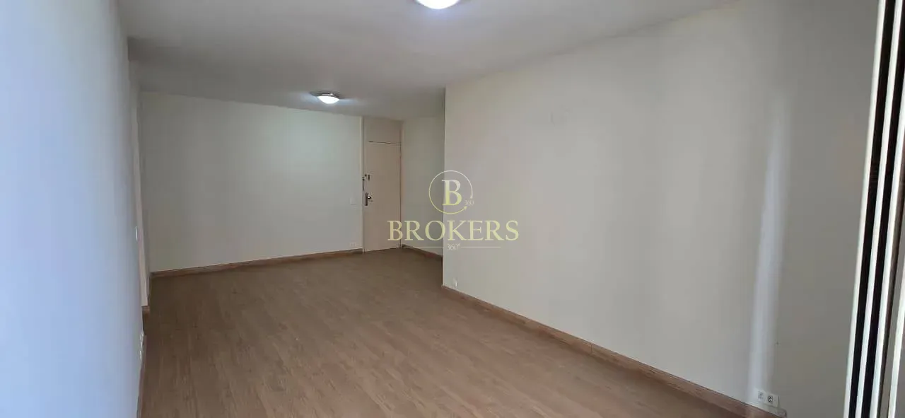 Apartamento à venda, Flamengo - Av Oswaldo Cruz - Varanda, quarto, cozinha e dependência completa -