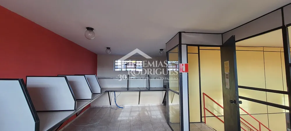 Prédio comercial com 310 m² -  Independencia - Taubaté/SP