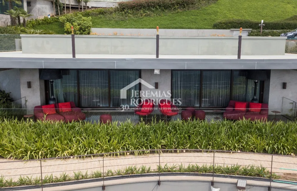 Mansão à venda no Condomínio Pedra do Fogo em Campos do Jordão/SP. 