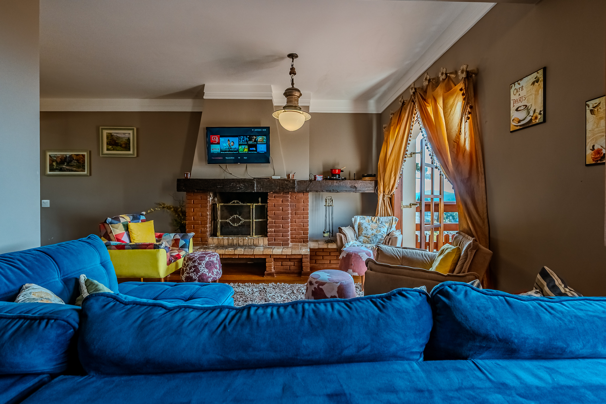 Apartamento duplex à venda, 216 m² no Edifício Village Chamonix em Campos do Jordão/SP.