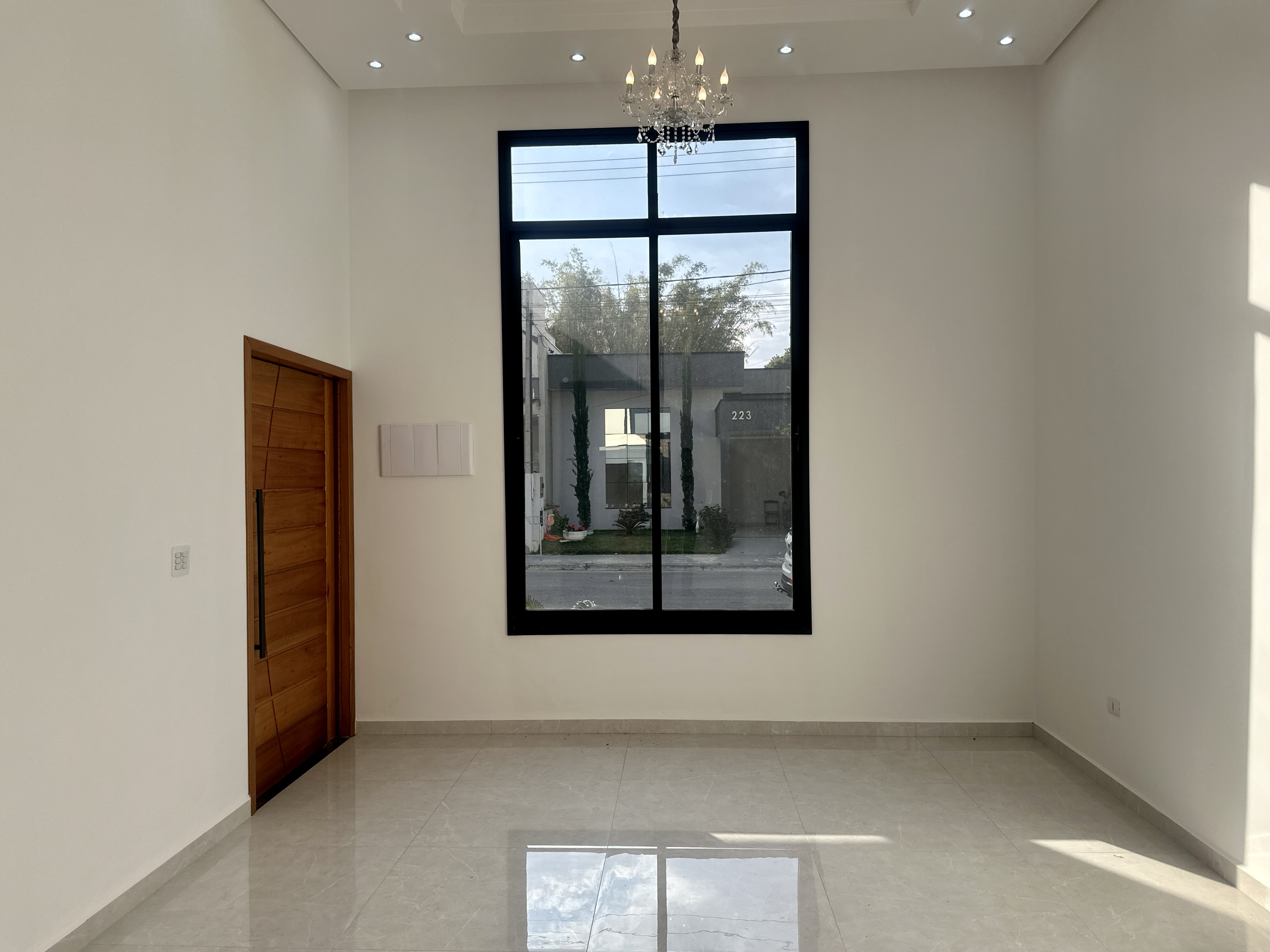 Casa à venda com 3 dormitórios no Condomínio Residencial Tecoara em Taubaté/SP