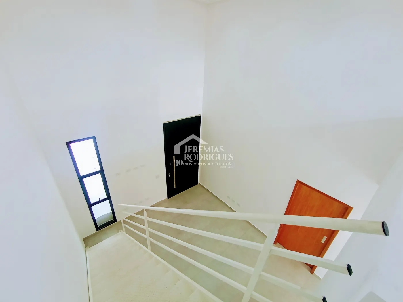 Casa à venda com 3 suítes no Condomínio Campos do Conde II em Tremembé/SP.