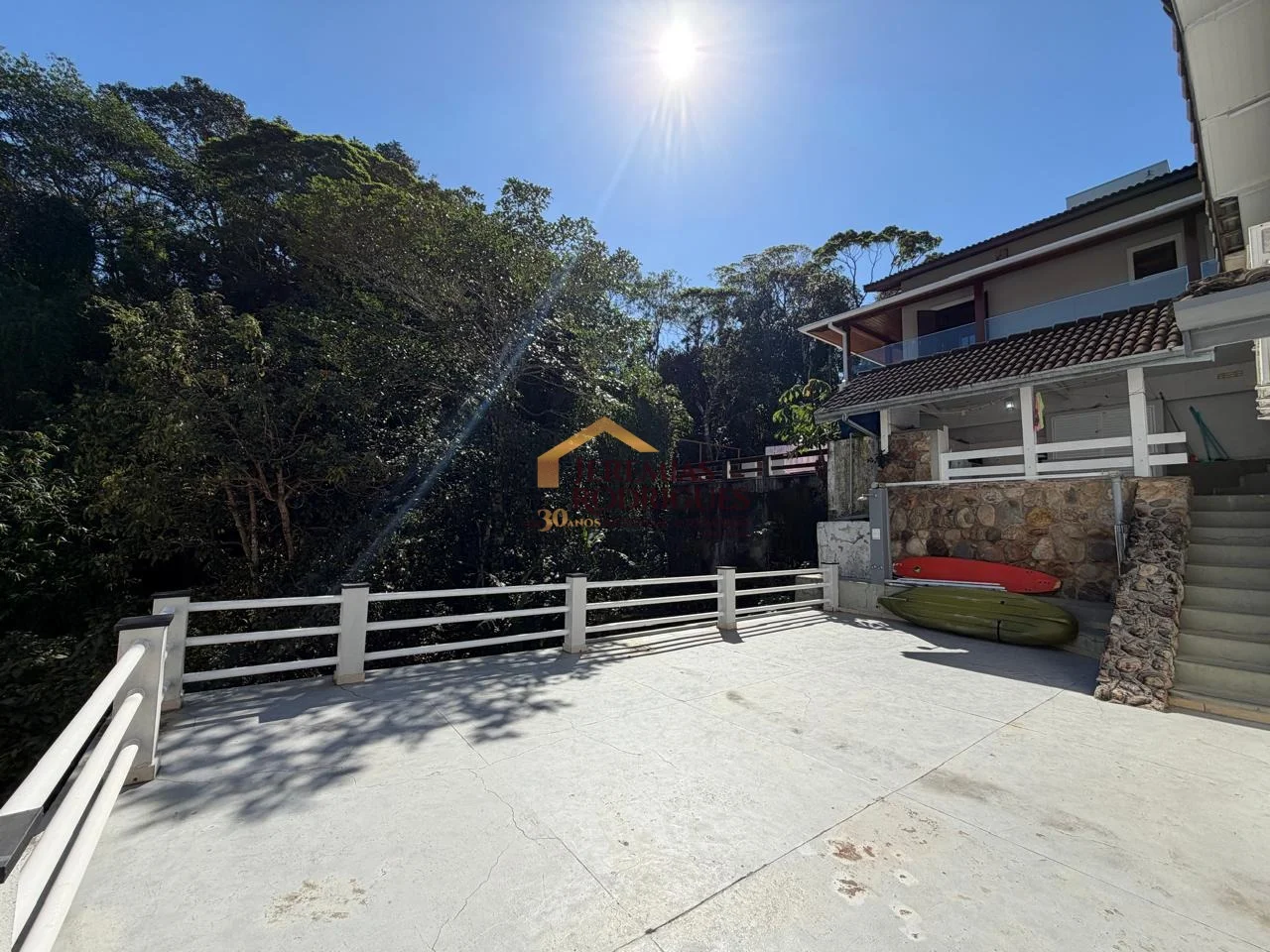 Casa à venda no Condomínio Santa Rita em Ubatuba/SP.