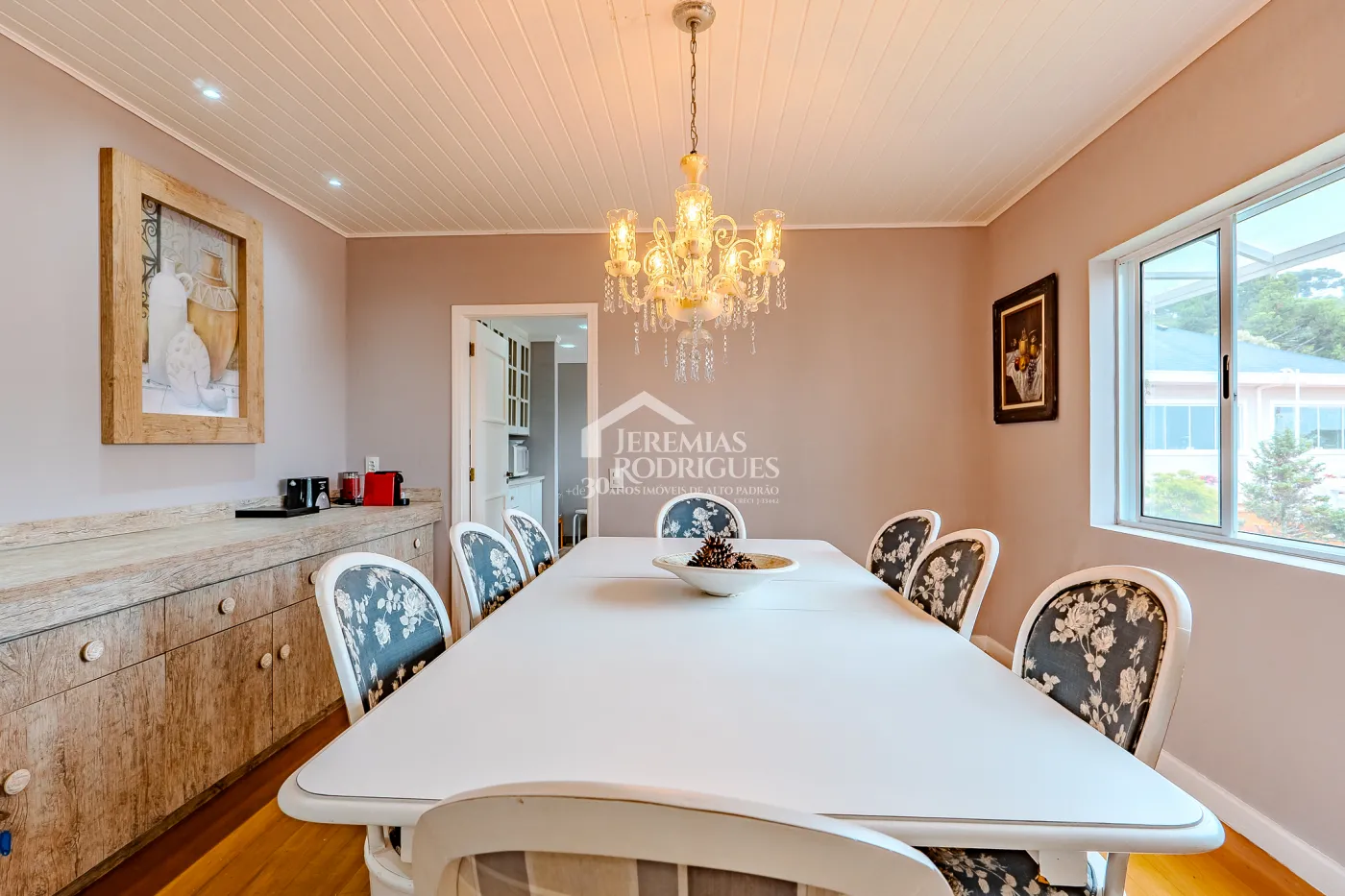 Casa à venda por R$ 4.400.000,00 - Campos do Jordão/SP