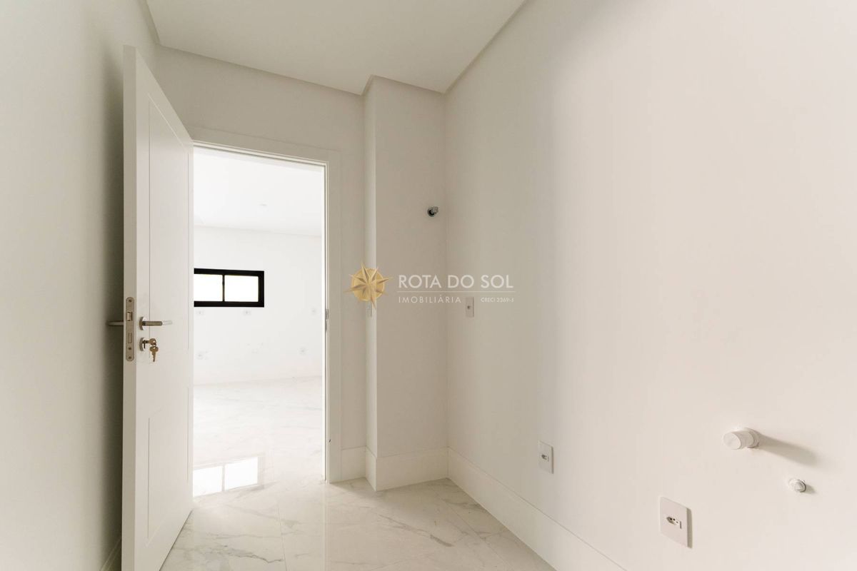 Maison Lafayette Apartamento 4 Suítes Meia Praia Itapema SC