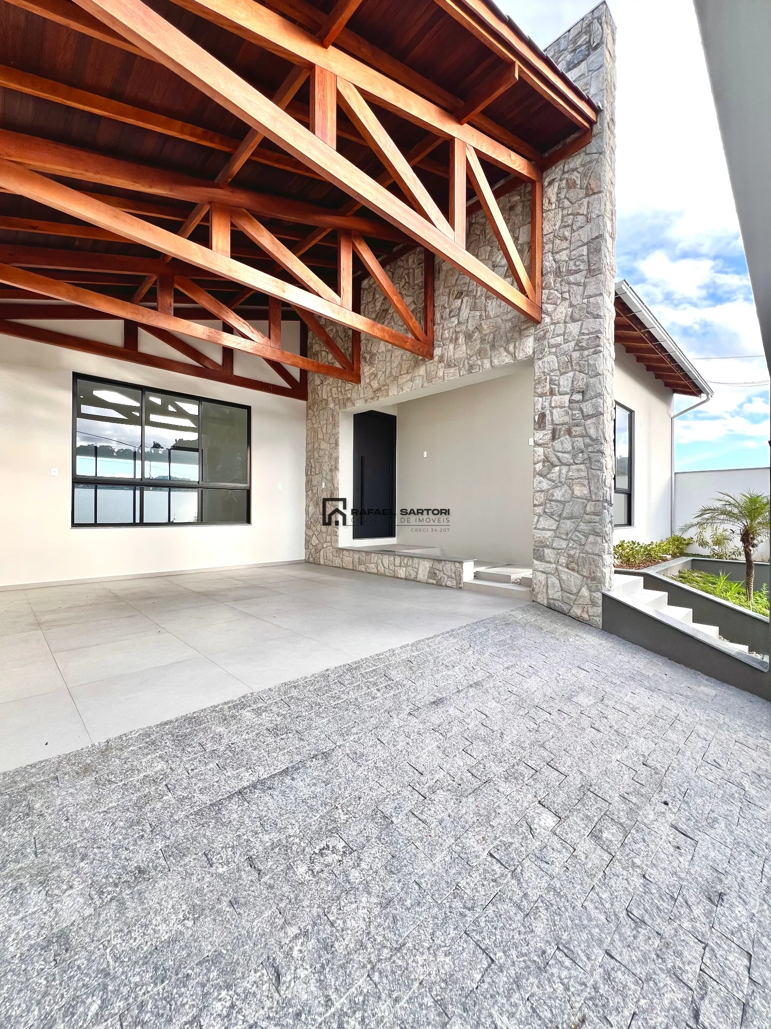 CASA MODERNA BAIRRO ESTRADA NOVA