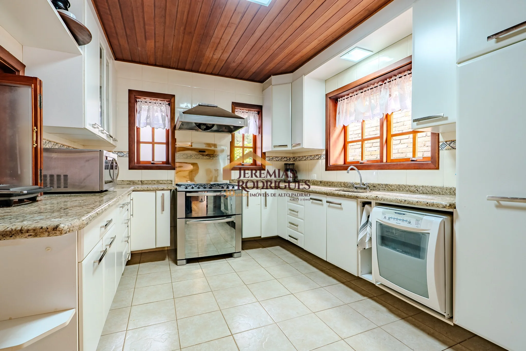 Casa à venda no Condomínio Vila Simonsen em Campos do Jordão/SP. — foto 20