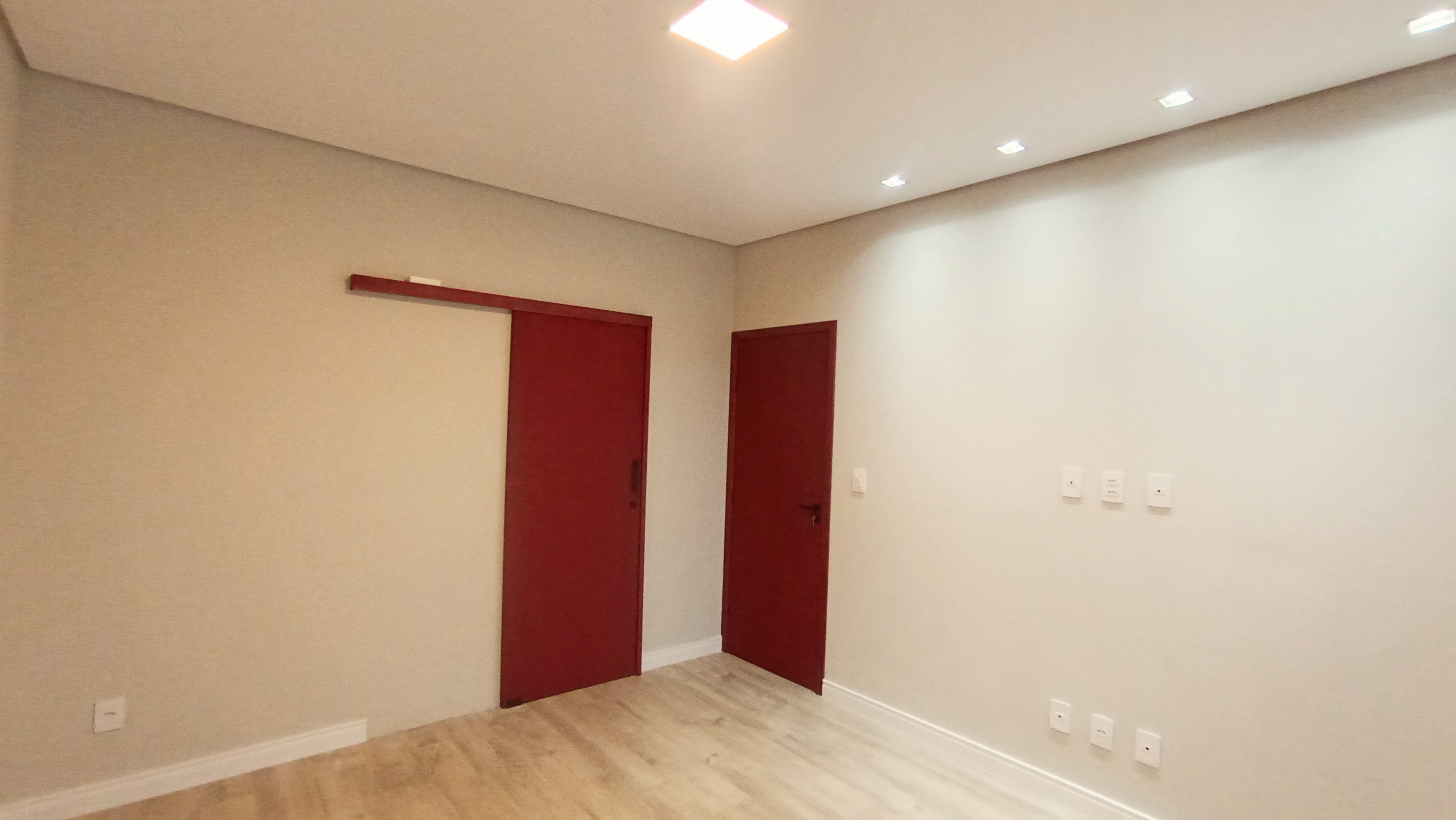 Casa à venda com 4 suítes no Condomínio Green Park em Taubaté/SP. 