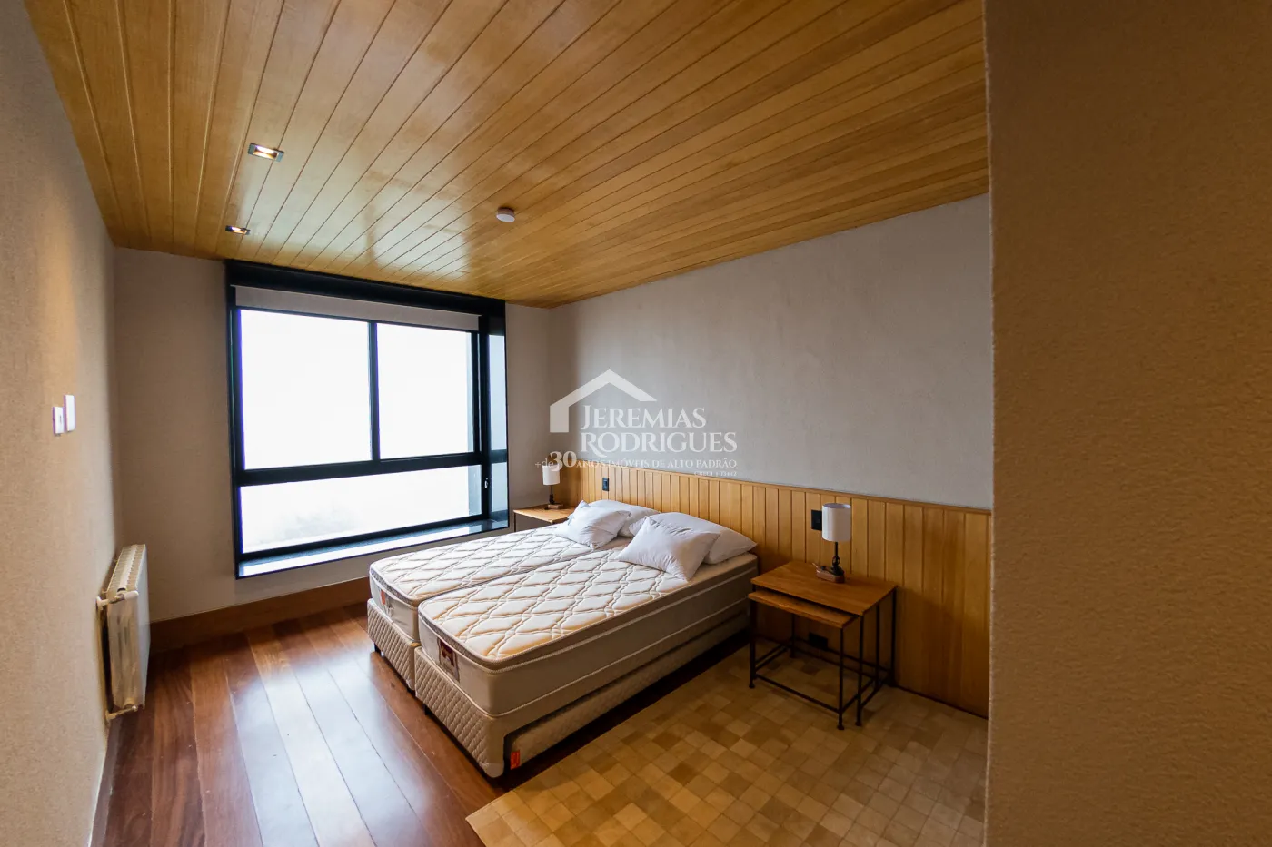 Casa com 5 quartos, 560 m²- Colinas Capivari - Campos do Jordão/SP